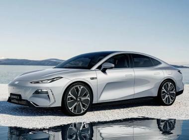 吉利汽车银河E8