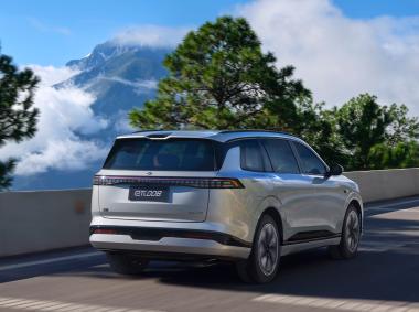 东风乘用车-东风乘用车-eπ008