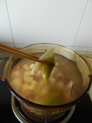 黄精淮山排骨汤