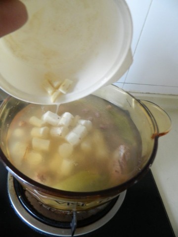 黄精淮山排骨汤