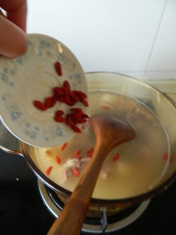 黄精淮山排骨汤