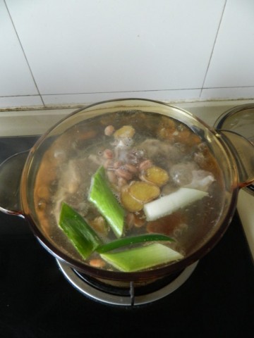 黄精淮山排骨汤