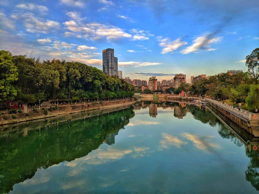 夜幕下的望江公园