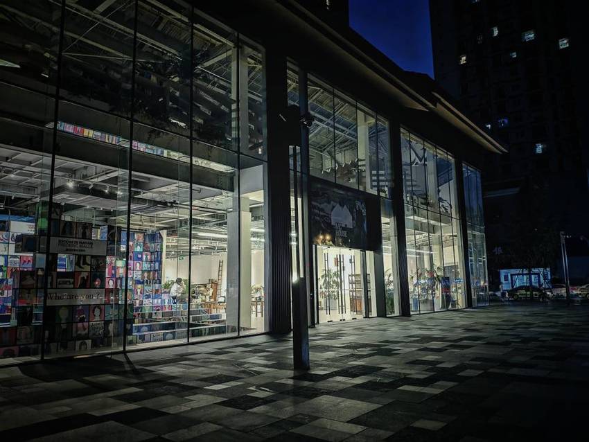 天热，限电的太古里