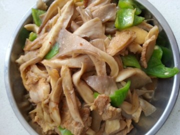 平菇炒肉片