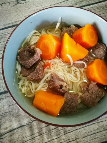 养生药膳:牛腱汤