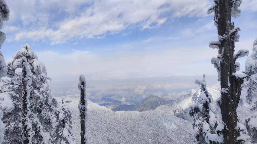 瓦屋山看云海耍雪
