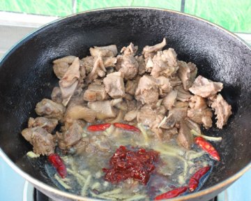 秘制香菇啤酒鸭