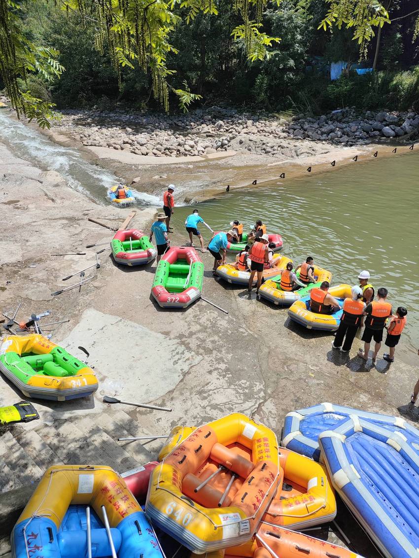一天时间玩了凤栖山九龙沟街子古镇