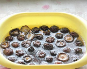 秘制香菇啤酒鸭