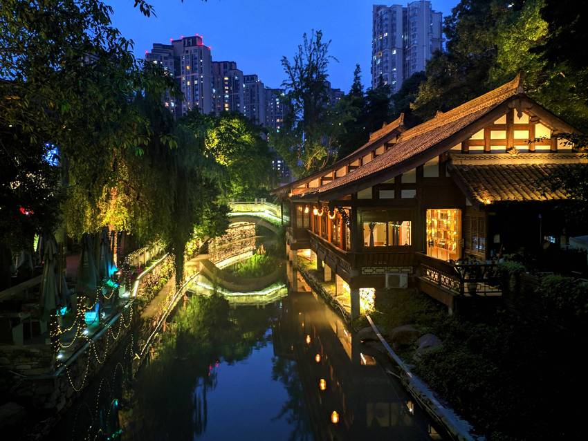 影像铁像寺水街