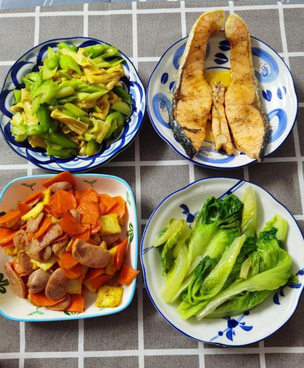 下一家三口，早晚餐