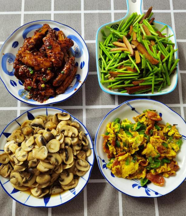 下一家三口，早晚餐