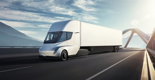 特斯拉：电动半挂卡车Semi将从今年下半年开始量产