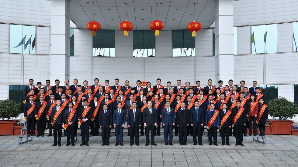 东风有限召开2019年度先进表彰大会