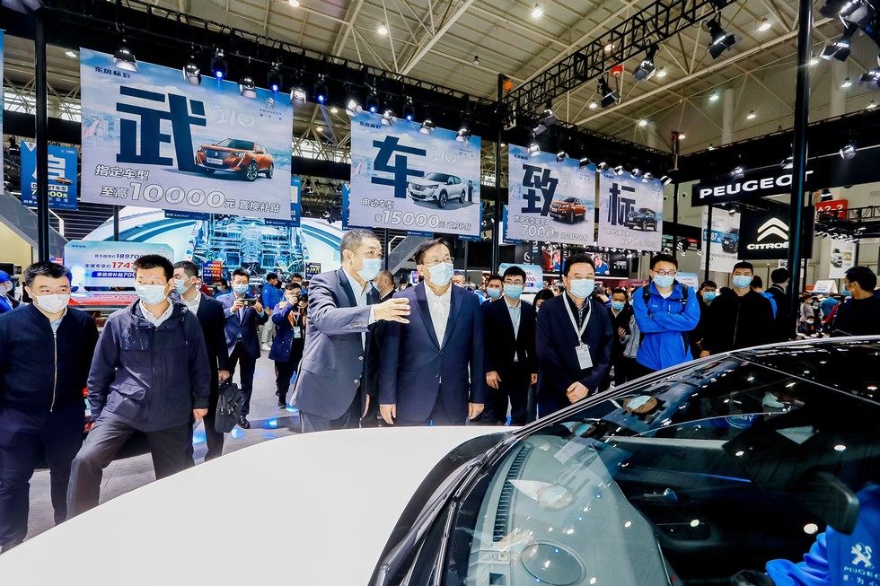 王忠林调研武汉车展东风子品牌展台