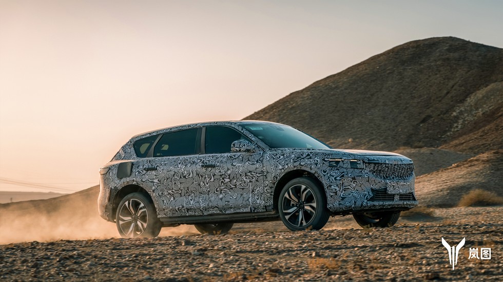 岚图首款量产车完成高温高原测试