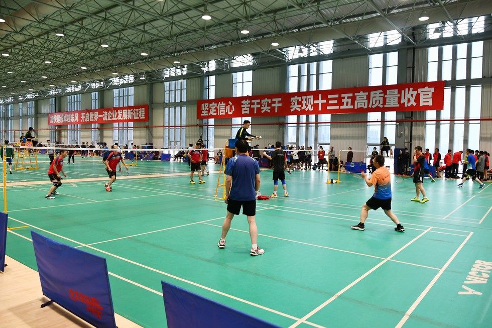 “东风杯”羽毛球赛武汉开打