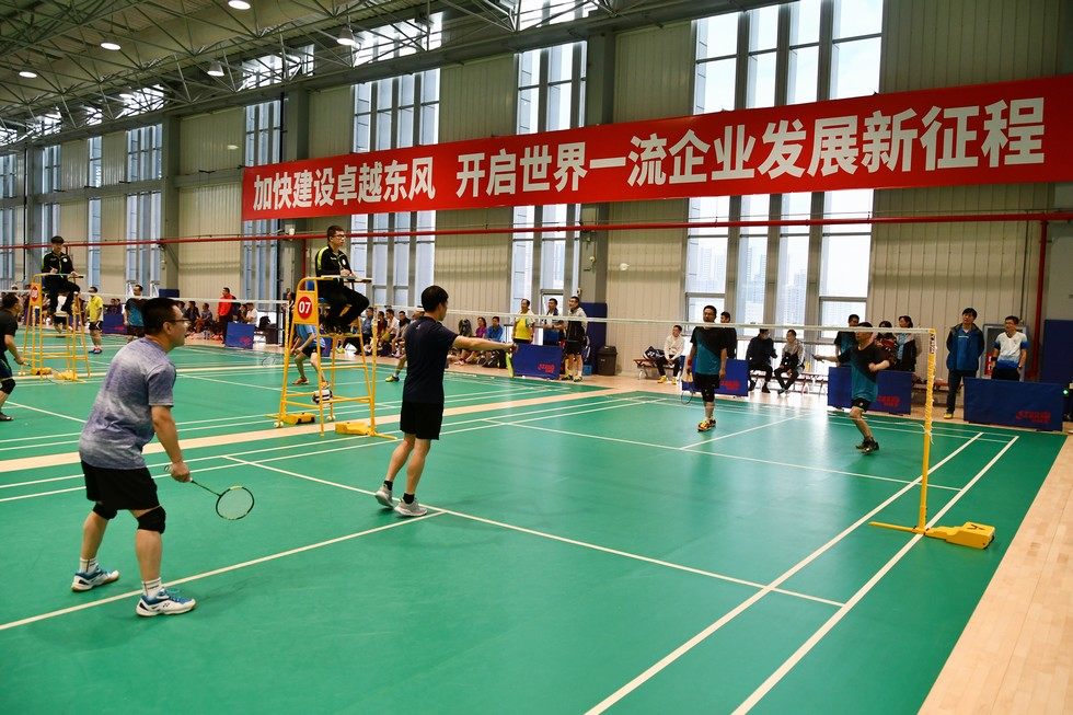 “东风杯”羽毛球赛武汉开打