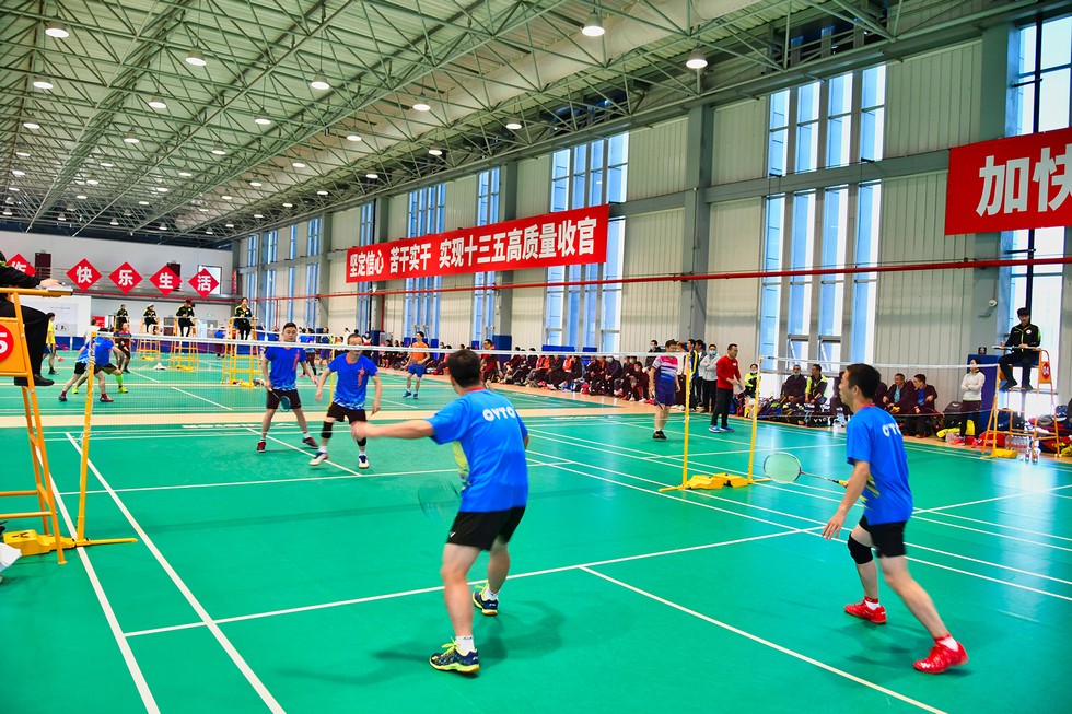 第十一届“东风杯”羽毛球赛决赛在武汉举行