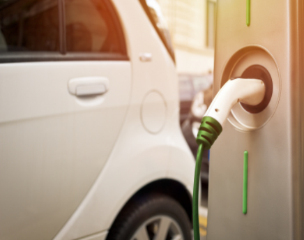 雅迪全球首发电动汽车的无线充电技术