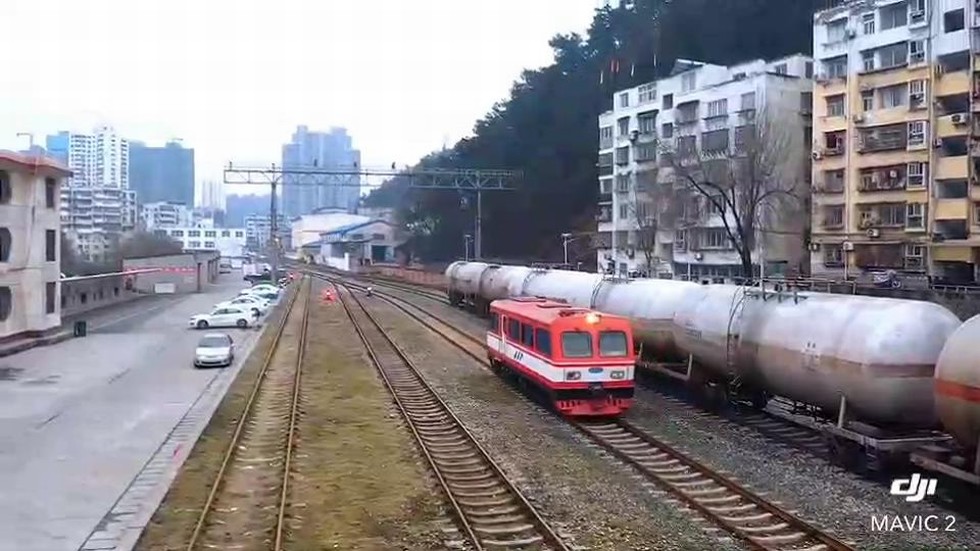 战“疫” 东风轨道勤务车30多年后再上岗