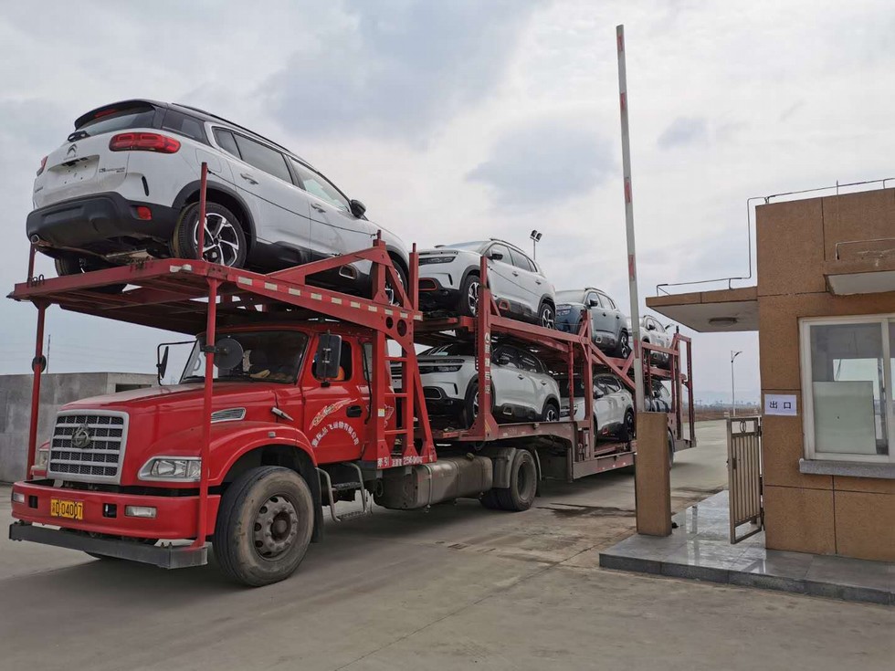 新车发运！给经销商提供“炮弹”