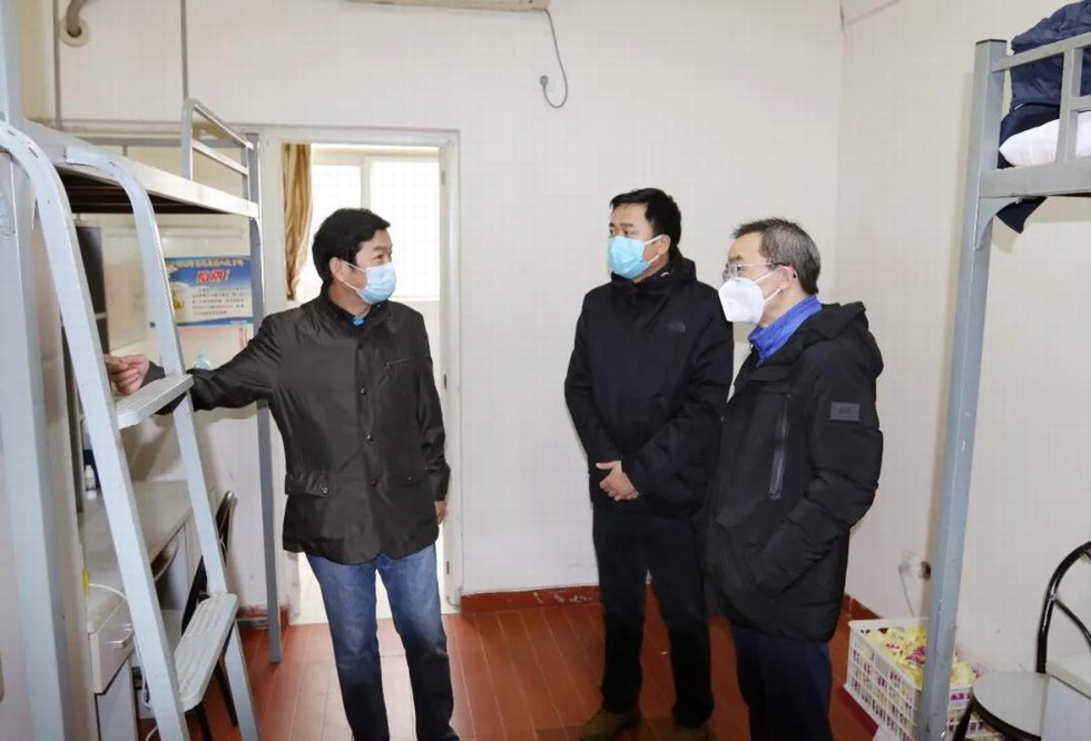 竺延风慰问东风公司疫情防控青年党员服务队