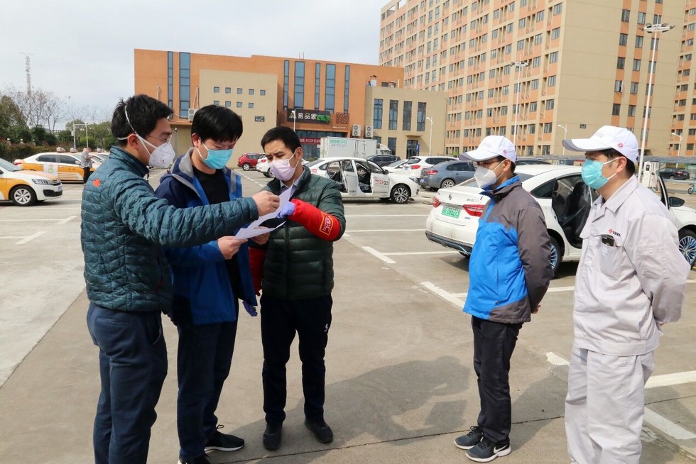 ​东风青年 “疫”线抢单