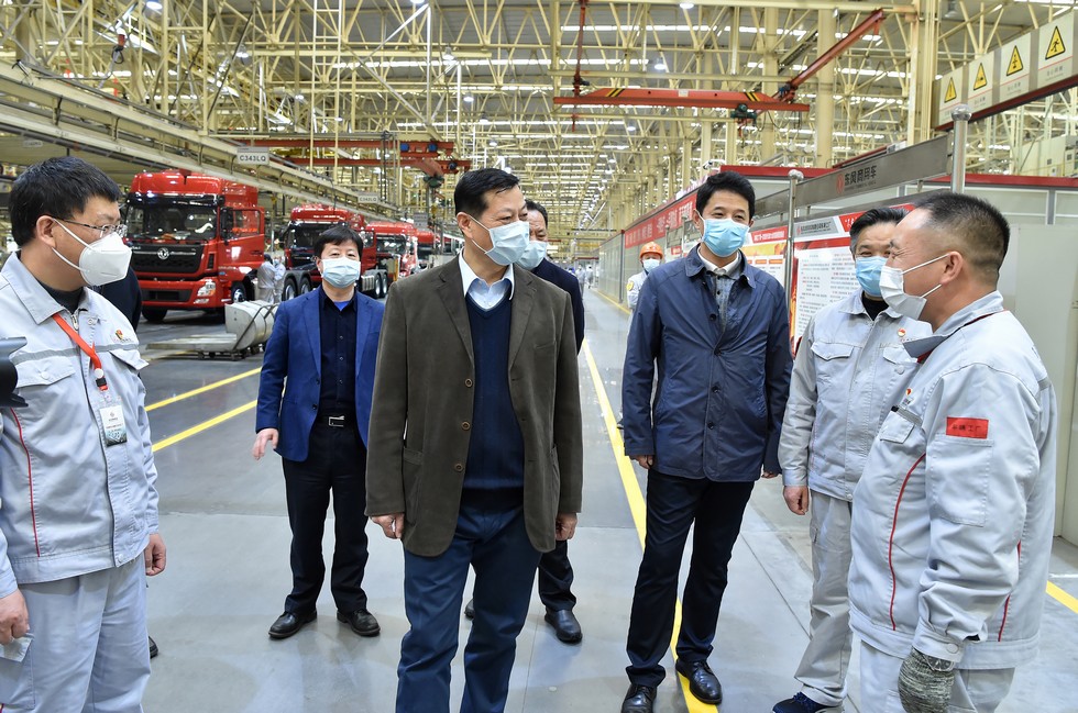 竺延风在襄阳、十堰基地检查督导疫情防控和复工复产工作