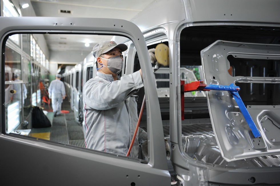 东风商用车车身厂:日产驾驶室700台