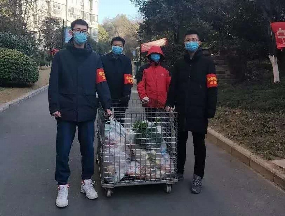 一抹“志愿红” 温暖战疫路-东风志愿者积极参与疫情防控综述