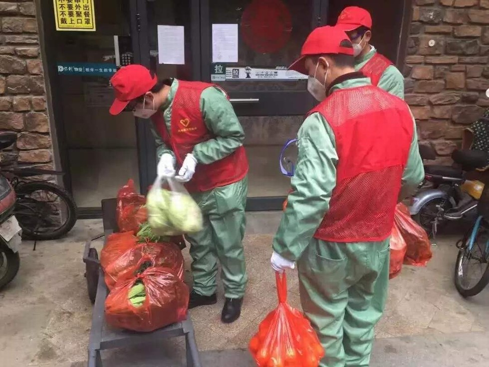 一抹“志愿红” 温暖战疫路-东风志愿者积极参与疫情防控综述