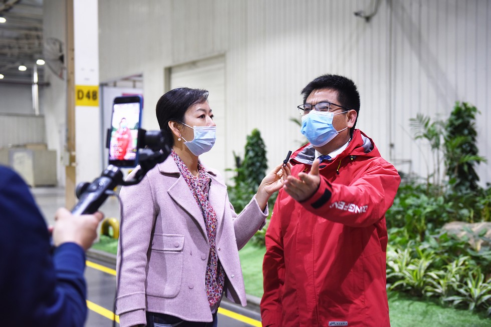 “抖”来助力 东风商用车直播带货