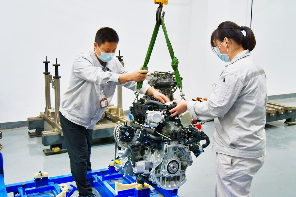 东风公司技术中心C15TDR发动机项目通过实施追赶计划