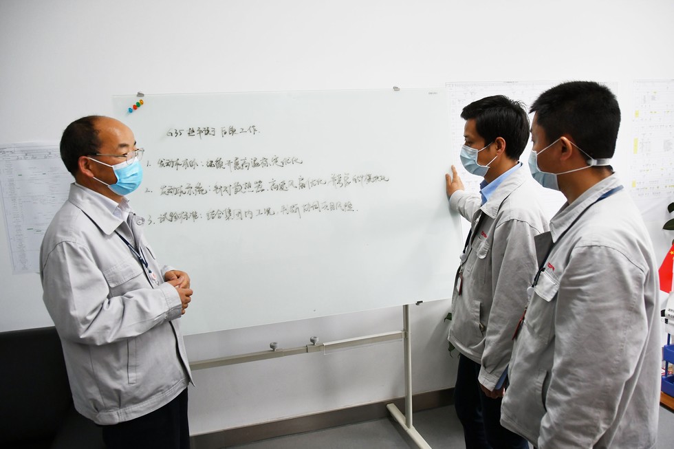 东风公司技术中心C15TDR发动机项目通过实施追赶计划