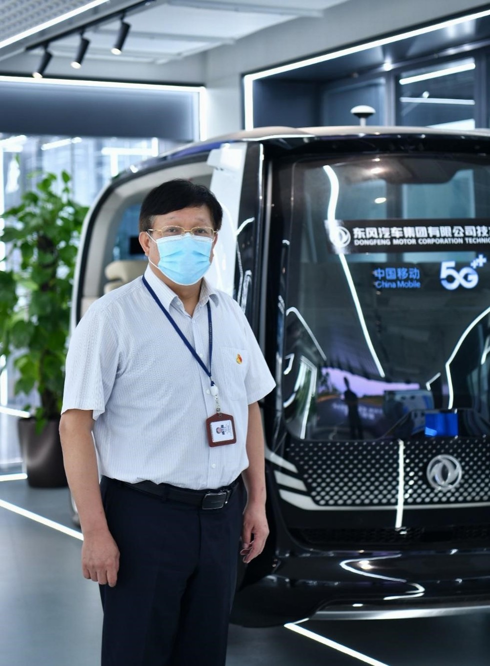 建言献策履职忙 东风公司两会代表委员赴京参会