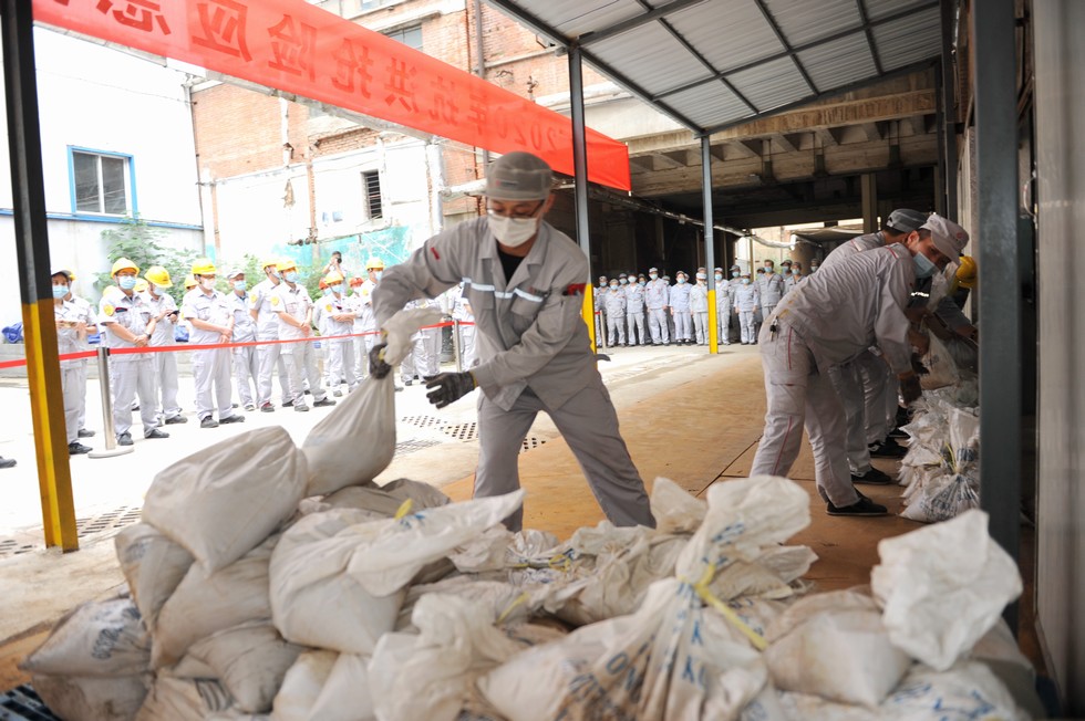 东风商用车车身厂：汛期来临演练忙