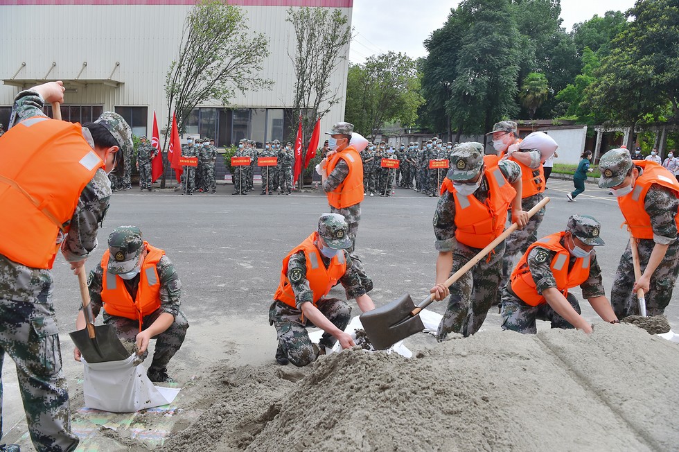 东风公司十堰区域举行2020年防洪抢险实战演练
