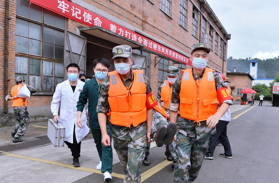 东风公司十堰区域举行2020年防洪抢险实战演练