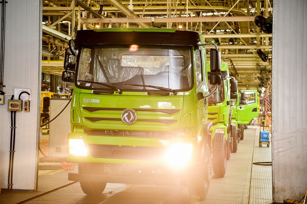 奋战一百天 东风公司十堰基地全面复苏