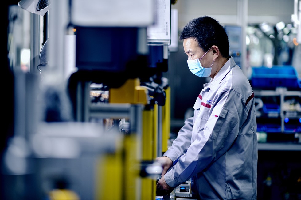 奋战一百天 东风公司十堰基地全面复苏