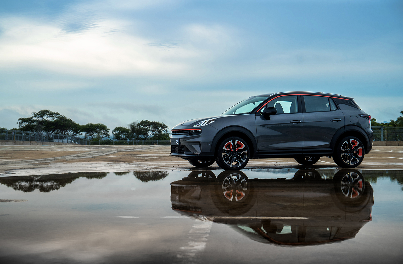 吉利汽车上半年销量突破53万辆 市占率持续提升