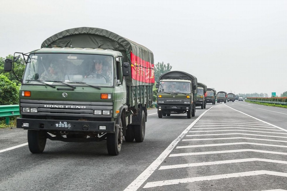 东风汽车驰援抗洪抢险一线