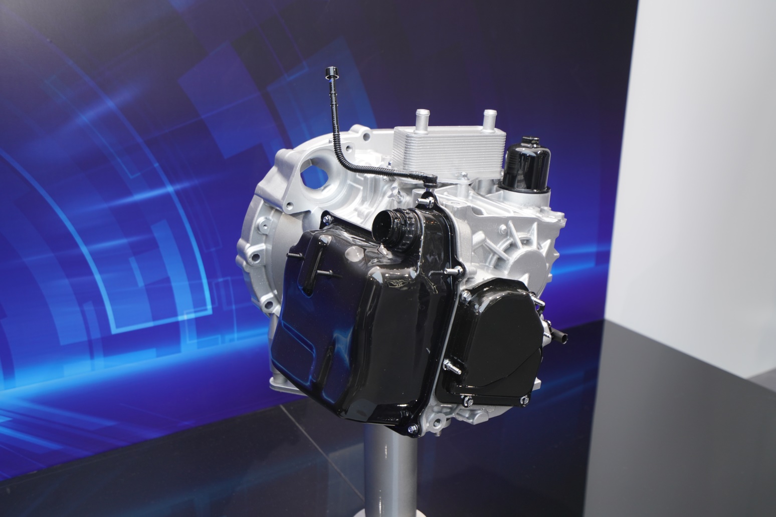 比亚迪践行“1.5T中国机皇”新标准 骁云全新1.5TI动力总成耀世发布