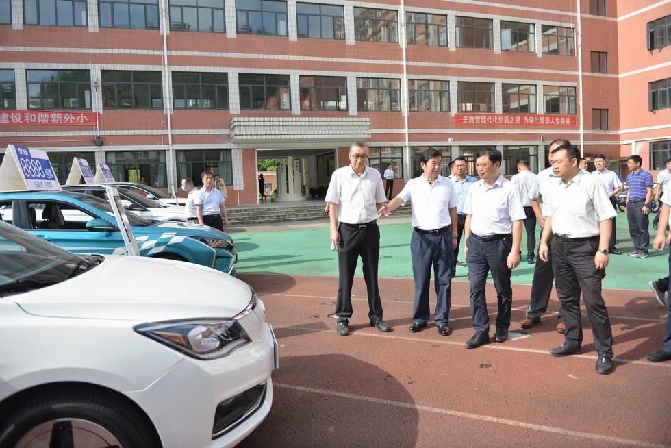 东风公司与兴山县、五峰县深化产业合作