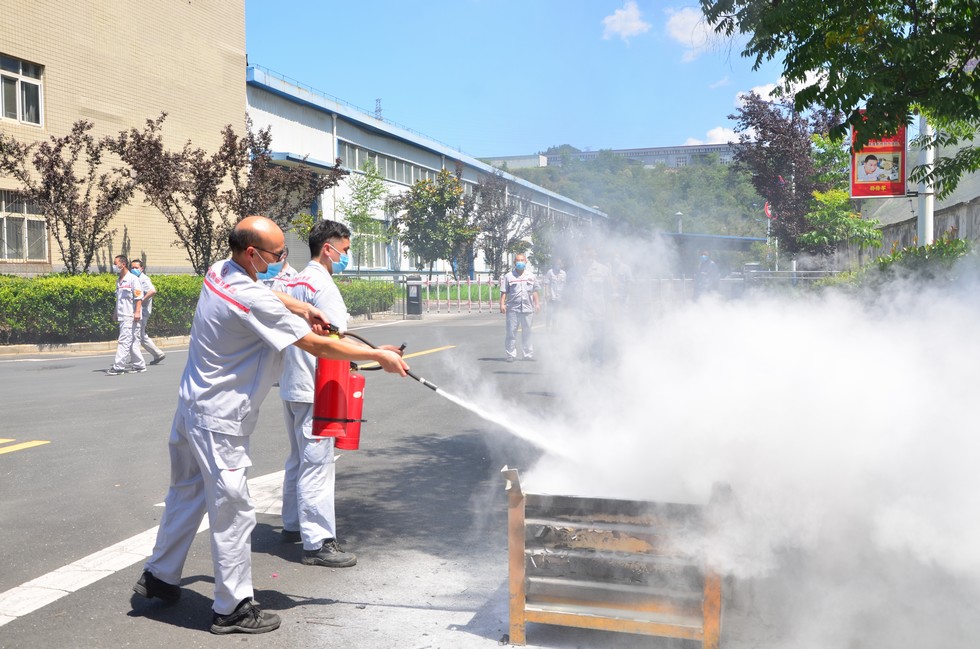 消防应急救援综合演习 防患于未“燃”