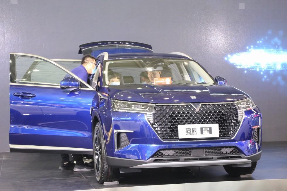 江城疫后首展 东风品牌重磅放惠助力车市复苏