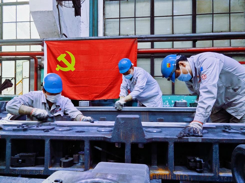 擦亮党建品牌 做卓越东风先行军