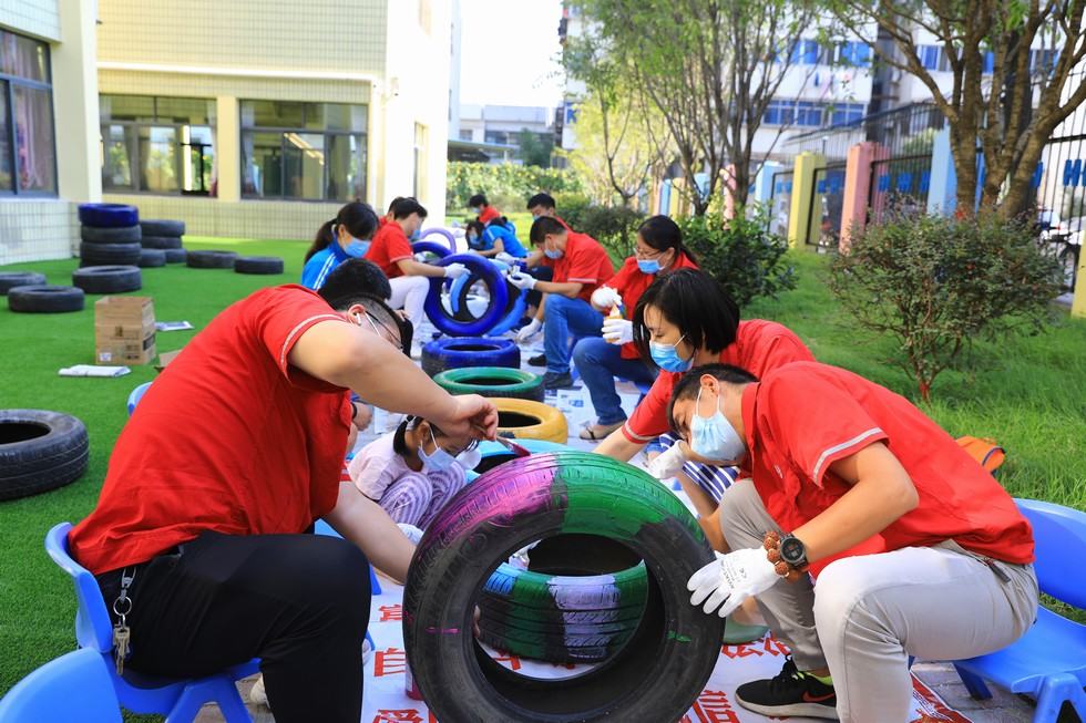 东风康明斯：情系幼儿园